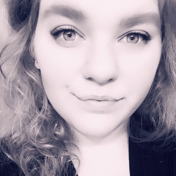 Meet your Posher, Anna - Picture 1 of 1